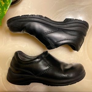 Dansko Wynn Black, Slip-Resistant Shoes (Clogs, 9.5 Mens)